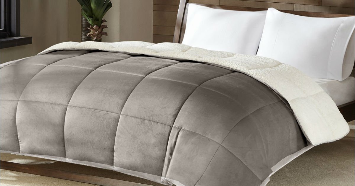Comforter Premier Reversible Comforter Premier Reversible en Macy's
