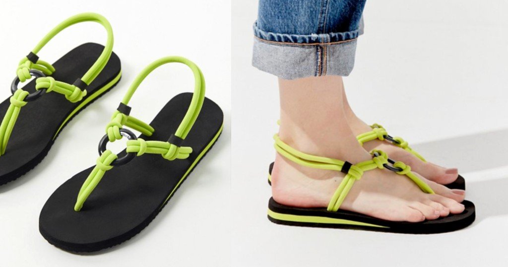 Sandalias UO Tiffany Tube a solo $3.99 (Reg. $19) 