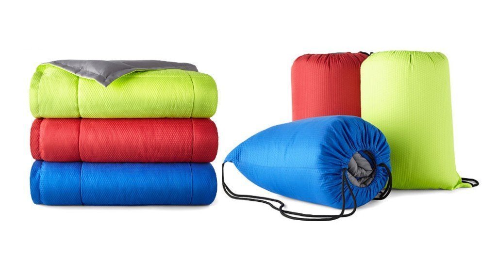 Home Expressions Down Alternative Throw with Tote a solo $20.24 ($54) en JCPenney