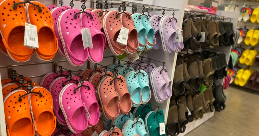 Crocs con HASTA un 50% de Descuento en Estilos Seleccionados