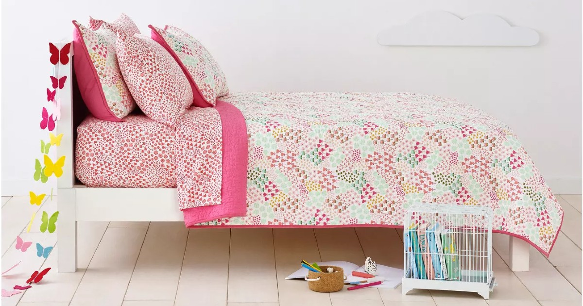 Fetching Florals Quilt Set