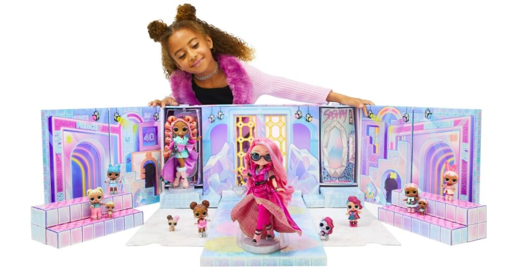 LOL-Surprise-Fashion-Show-Mega-Runway-Playset