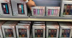L.A. Colors o Wet n Wild Gift Sets