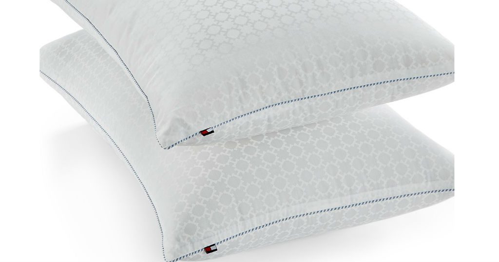 Almohadas Tommy Hilfiger solo $5.99 en Macy's