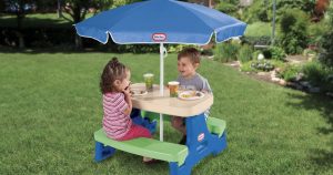 Mesa de Picnic con Sombrilla Little Tikes