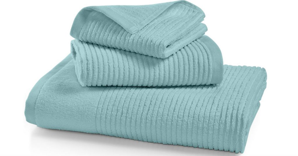 Toalla de Baño Reversible de Secado Rapido Martha Stewart en Macy's