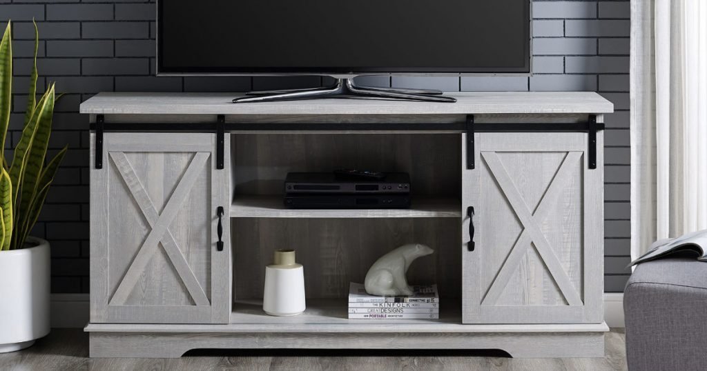 Modern Farmhouse Sliding Barn Door TV Stand en Walmart