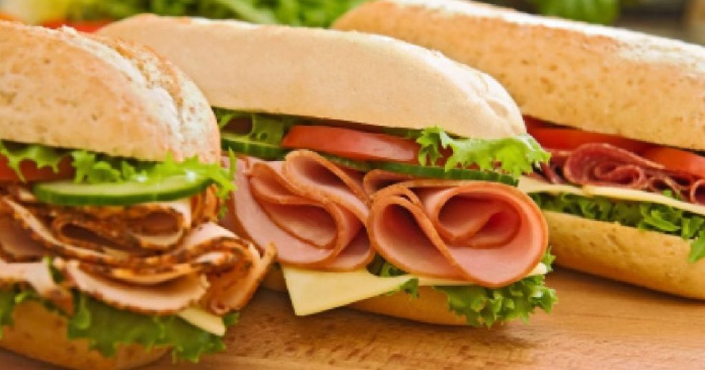 Footlong GRATIS Cuando Compras 2 en Subway