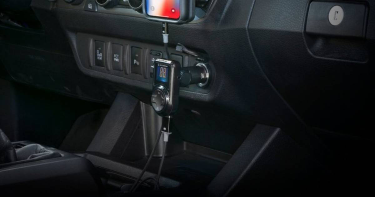 Cargador y Transmisor FM Digital Scosche a solo $17.49 en Best Buy (Reg. $25)