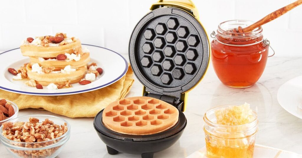 Dash Honeycomb Mini Waffle Maker