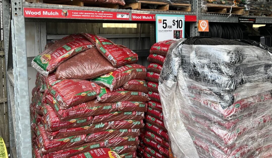 Earthgrow Shredded Bagged Mulch SOLO $2 en Home Depot