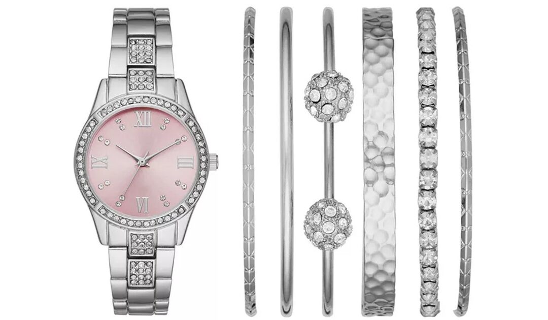Set de Brazaletes y Reloj a solo $24.99 (Reg $40)