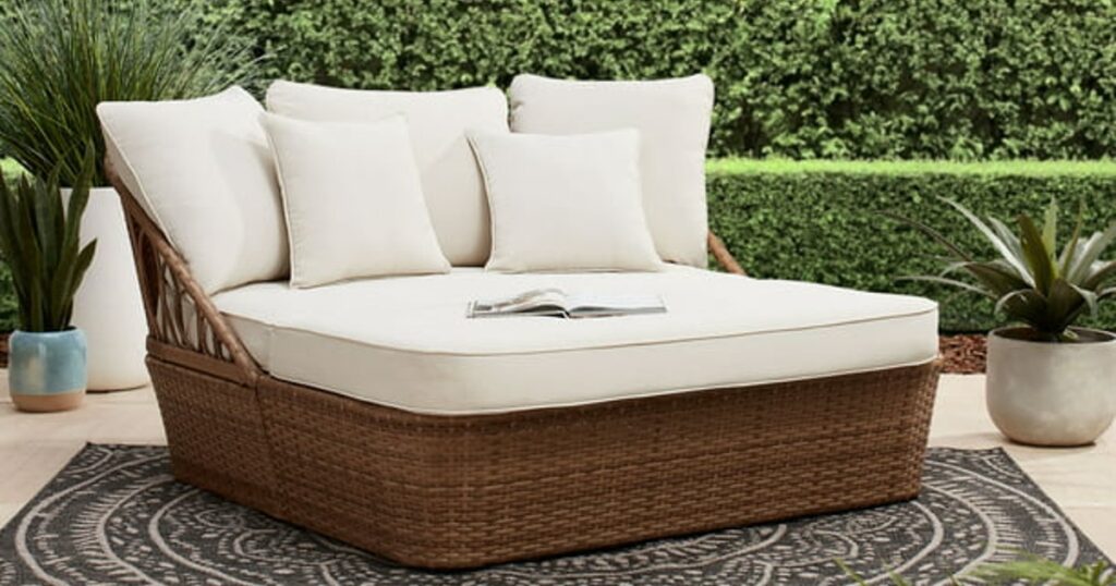 Wicker-Outdoor-Daybed