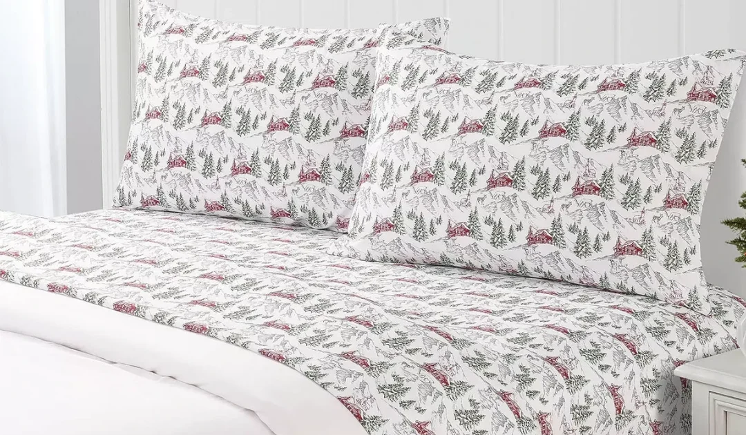 Juego de Sábanas de Microfibra de 3 Piezas con Estampado Navideño DESDE $7.99 (Reg $30)