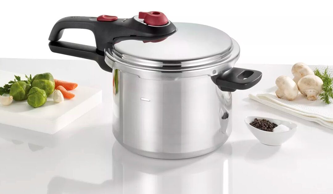 Olla de Presion T-Fall Secure Aluminum 6 Qt a solo $29.99 (Reg. $100)