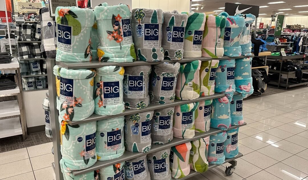 Frisas The Big One Oversized Super Suaves Tan Bajo Como $8.99 en Kohl’s