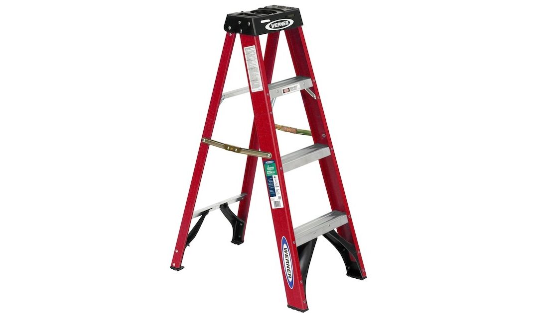 Escalera Werner 4-Pies SOLO $29.98 en Lowe’s (Reg. $60)