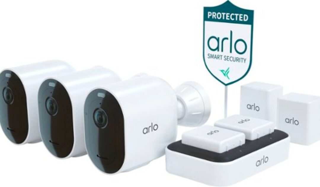 Arlo Pro 4 Spotlight Camera Security Bundle a solo $319.99 en Best Buy (Reg. $600)
