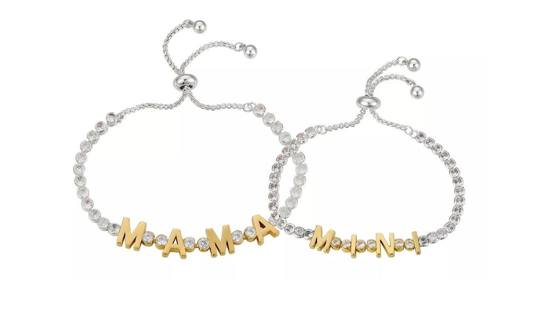 Set de 2 Brazaletes Unwritten 14K Two Tone Gold Flash Plated Cubic Zirconia ‘Mama’ and ‘Mini’ a solo $17.50 (Reg. $50)