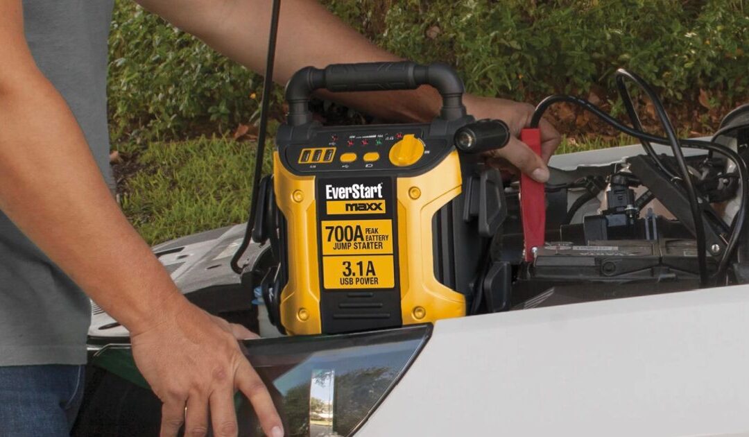 EverStart Maxx Jump Starter Con Puertos USB SOLO $35.48 (Reg $60)