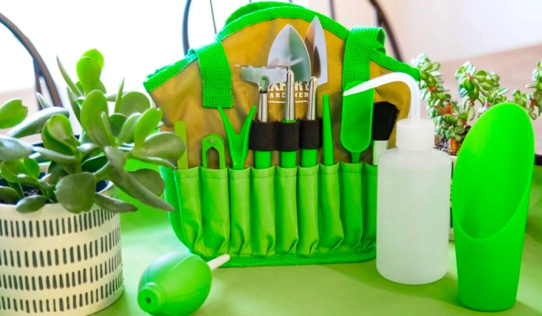 Herramientas de Jardín de 14-Piezas Set SOLO $12.97 (Reg $23)
