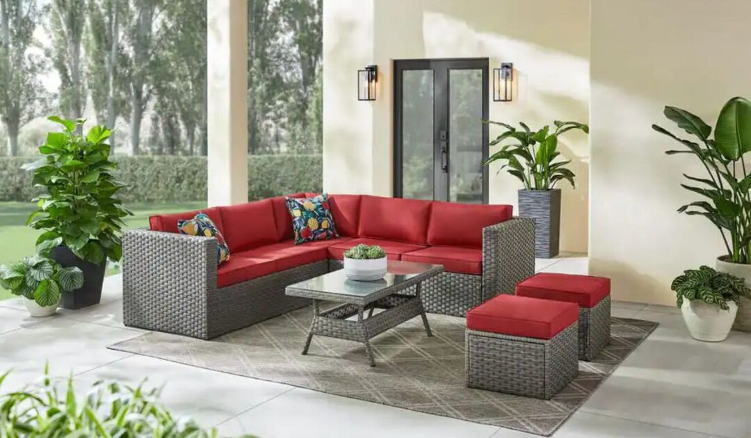 Set de Muebles Seccionales para Patio Hampton Bay 5-Piezas SOLO $599 (Reg. $1,199)