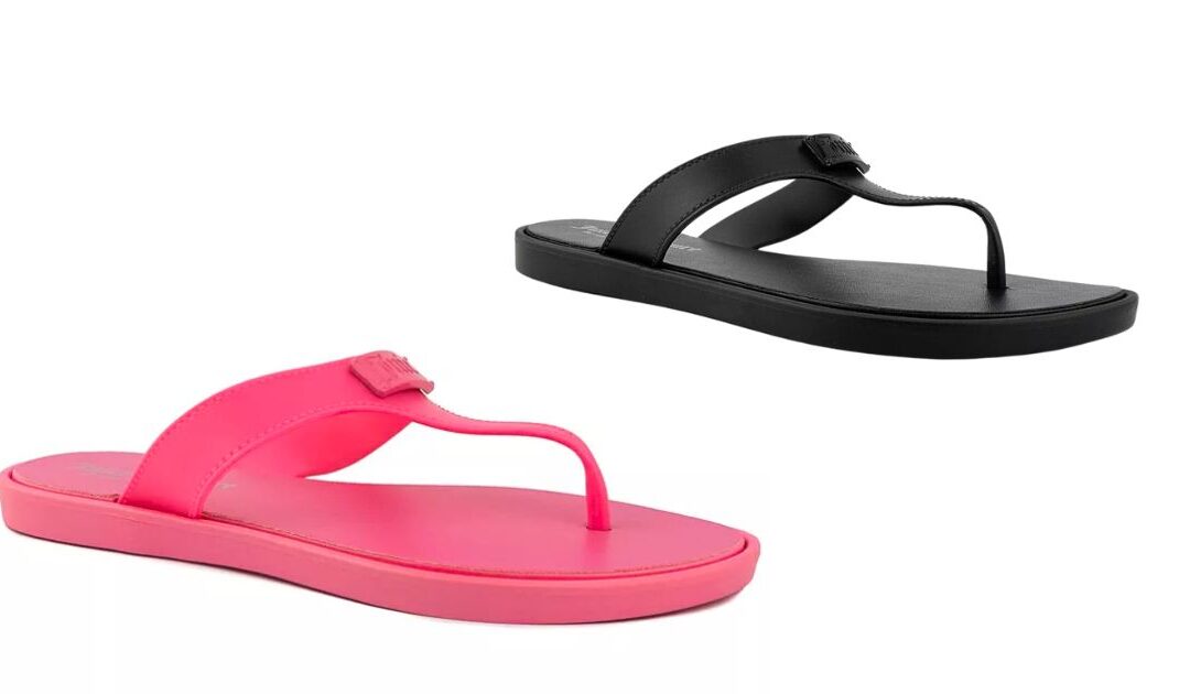 Sandalias Juicy Couture Seneca Thong a solo $12.74 (Reg. $40)