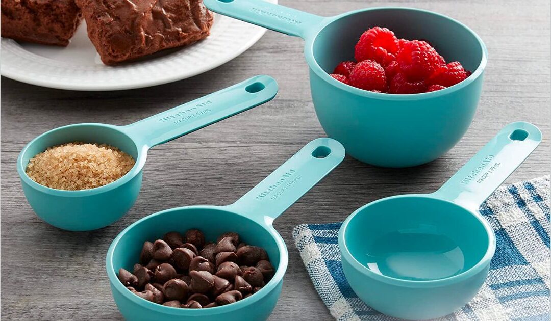 Set de 4 Tazas Medidoras KitchenAid SOLO $4.13 (Reg $9)