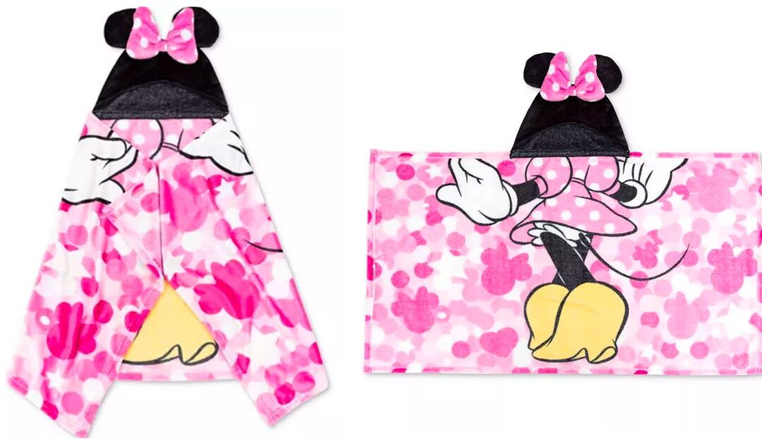 Disney Minnie Hooded Throwa solo $10.63 (Reg. $25)