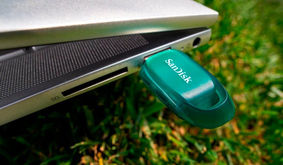 SanDisk Ultra Eco 256GB USB 3.2 Gen 1 Type-A Flash Drive SOLO $21.49 en Best Buy (Reg. $35)