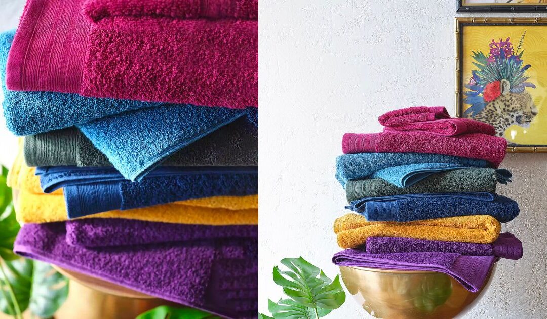 Toallas Distant Lands Perfect Color Fade Resistant a solo $4.89 (Reg. $14) en JCPenney