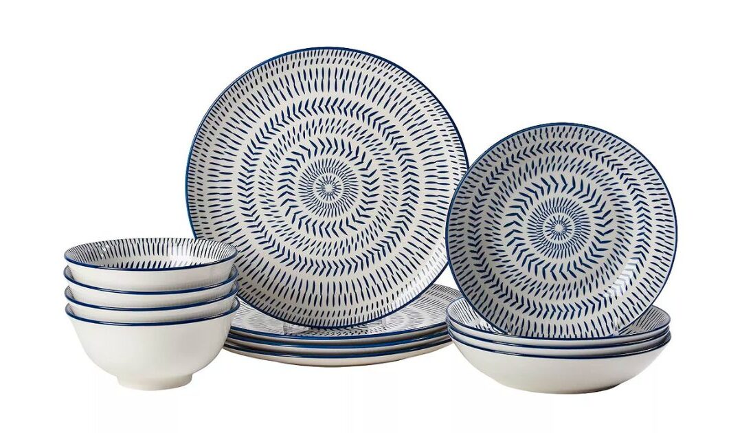 Vajilla Tabletops Gallery Navy Pad Print de 12 Piezas a solo $26.34 (Reg. $78)