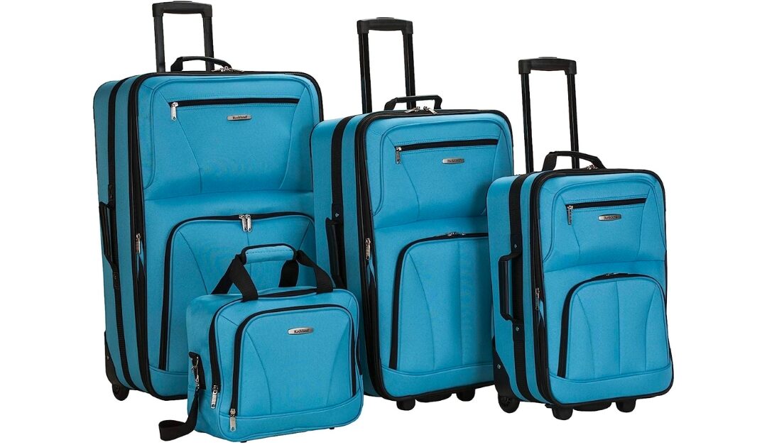 Set de Equipaje Rockland Journey de 4-Piezas SOLO $54.96 (Reg $102)