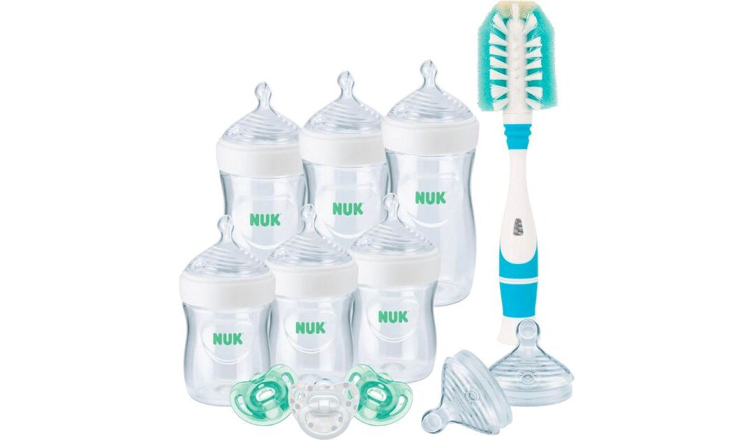 Set de Regalo para Recién Nacido con Biberón NUK Simply Natural SOLO $29.99 (Reg. $49)