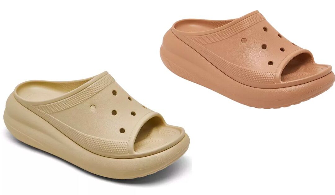 Crocs Crush Slide Sandals a solo $35 (Reg. $50)