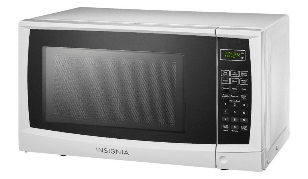 Microondas Compacto Insignia 0.7 Cu. Ft. SOLO $59.99 en Best Buy (Reg. $80)