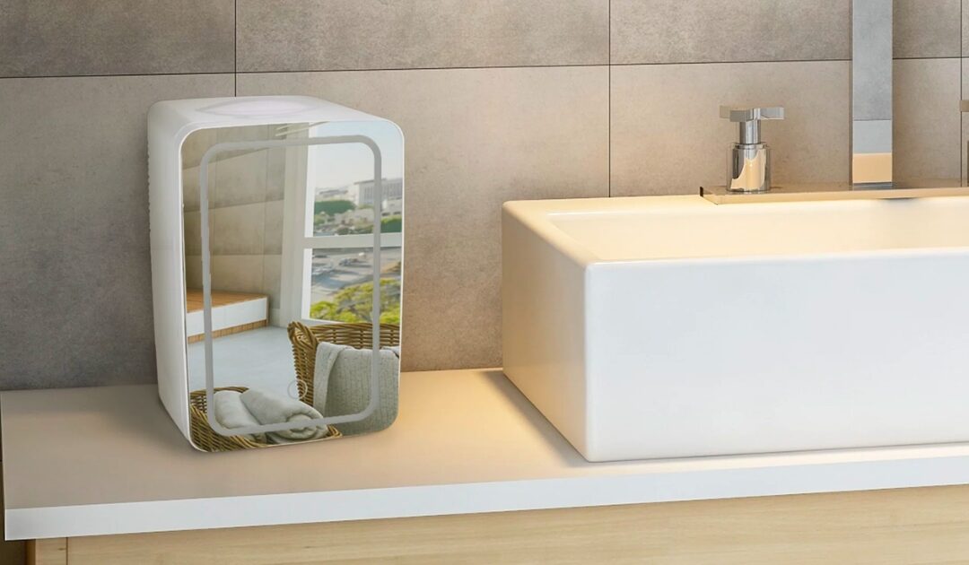 Refrigerador Personal Con Luz LED y Puerta de Espejo SOLO $31 (Reg $40)