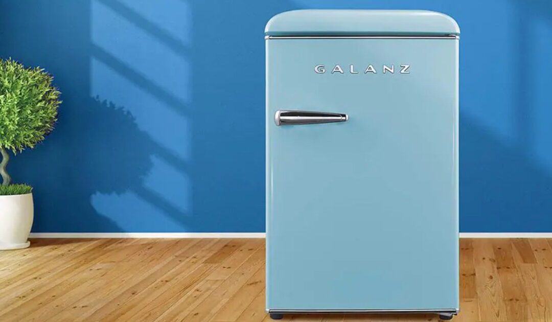 Retro Mini Nevera Galanz 2.5 cu. ft. SOLO $126.99 (Reg $250)