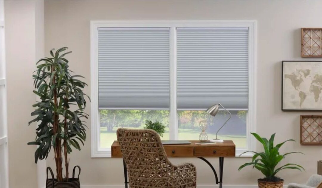 Cortina Latitude Run Blackout Cellular Shade a solamente $34.99 (Reg $68.54)