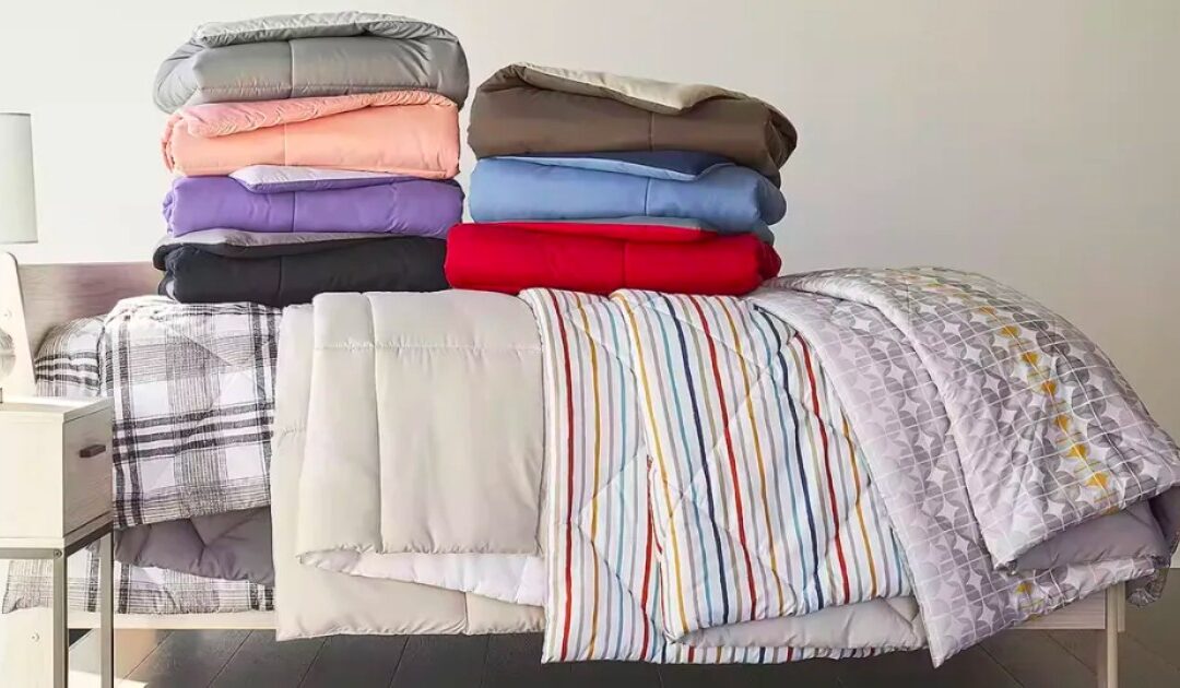 Reversible Down Alternative Comforters SOLO $17.49 (Reg $50) | Cualquier Tamaño