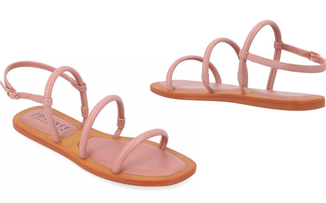 Sandalias Journee Collection Karrio Strappy a solo $19.99 (Reg. $65)