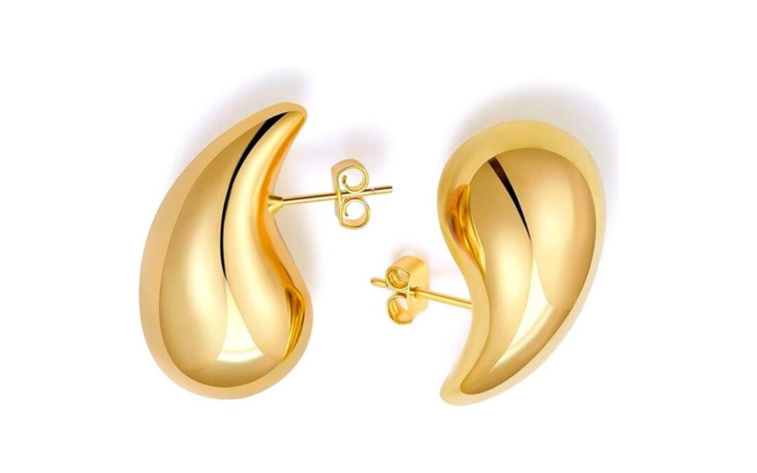 Pantallas Chunky Gold Teardrop Hoops a solo $9.49 (Reg. $15.99)