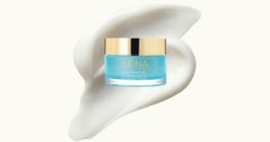 ILONA-Beauty-Vaporwear-Live-Streaming-Moisture