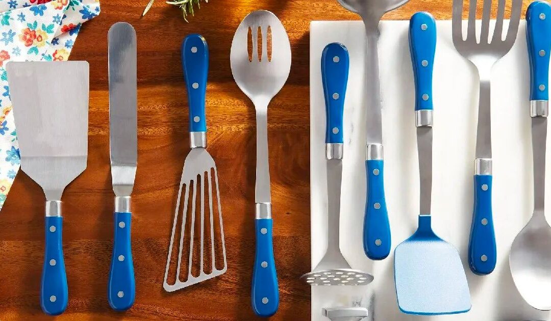 The Pioneer Woman 15 Pc All-in-One Tool and Gadget Set SOLO $29.97 (Reg $60)