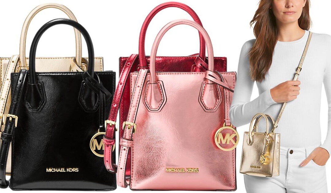 Michael Kors Mercer Extra-Small Patent Crossbody Bag a solo $44.25 (Reg. $398)