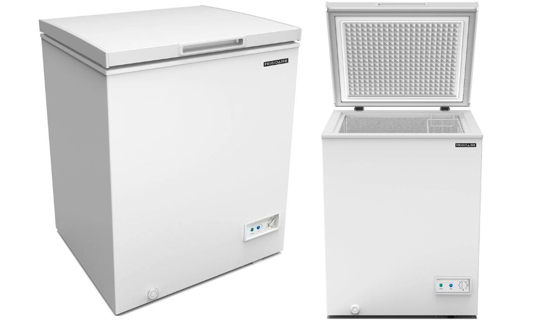 Frigidaire 5.0 Cu. ft. Chest Freezer SOLO $177 (Reg $299)