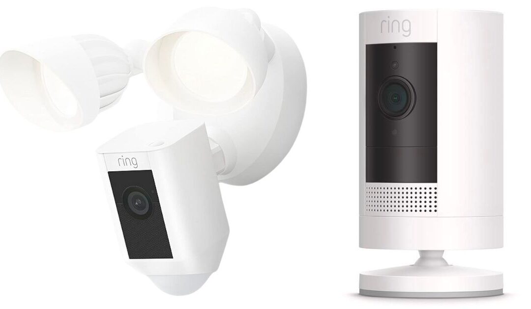 Set de Ring Floodlight Cam Plus con la Ring Stick Up Cam SOLO $159.99 (Reg $300)