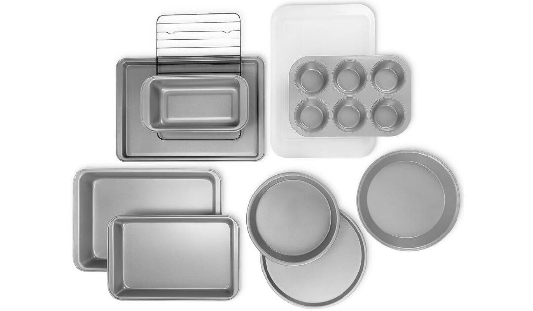 Set de Utensilios para Hornear Tools of the Trade 10-Piezas SOLO $26.93 (Reg. $76)