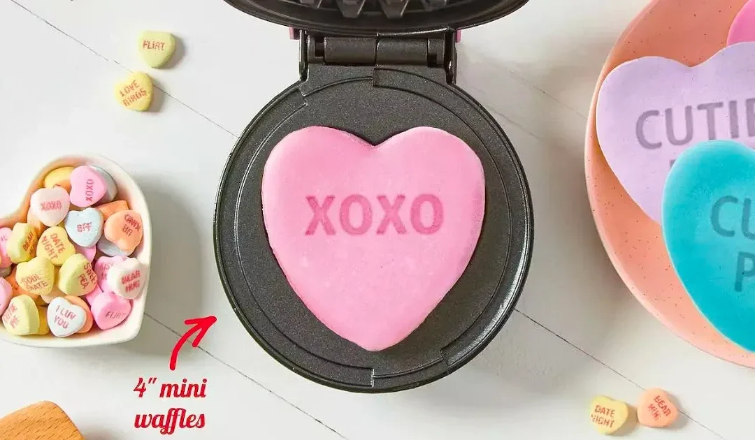 Dash x Sweethearts Mystery Mini Waffle Maker SOLO $8.49 en Kohl’s (Reg. $25)