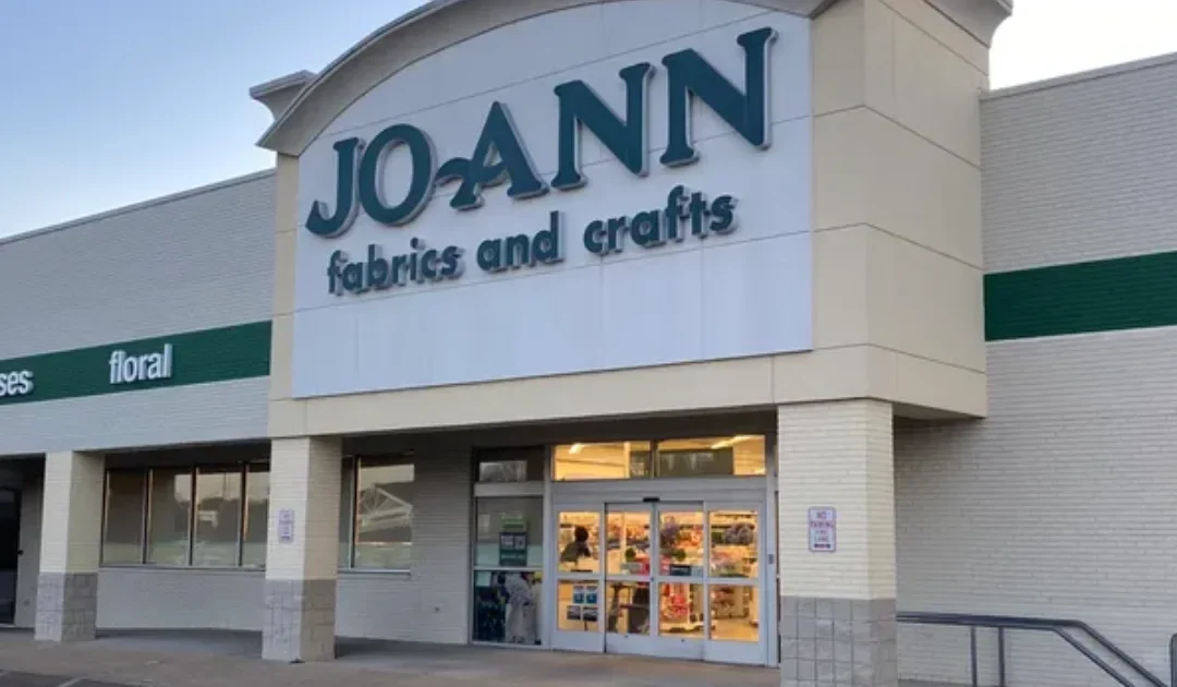 Joann Cierra Todas sus 790 Tiendas – Qué Saber Sobre los Descuentos